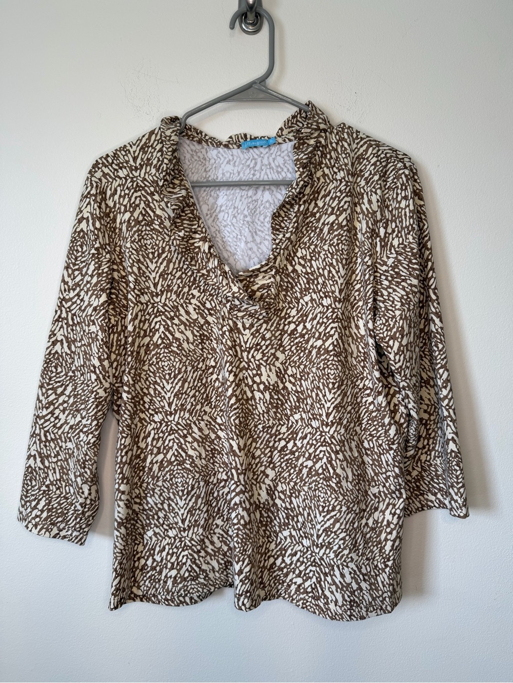 J. McLaughlin Brown & Cream Patterned V-Neck Shirt